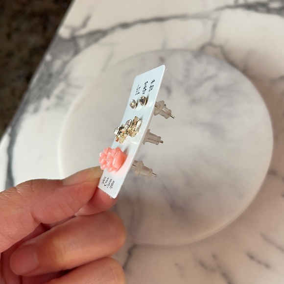 Elegant Earrings From Korea/Hong Kong Bundle - Picture 10 of 14